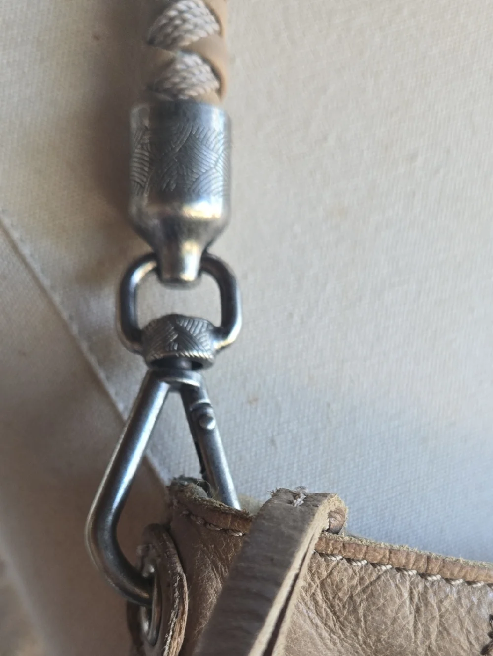 The Sak strap photo black